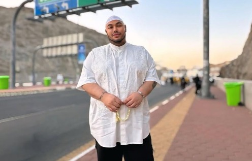 Ivan Gunawan saat melaksanakan ibadah haji di tanah suci.
