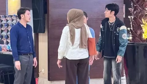 Kiesha Alvaro di lokasi syuting bersama Dimas Anggara.