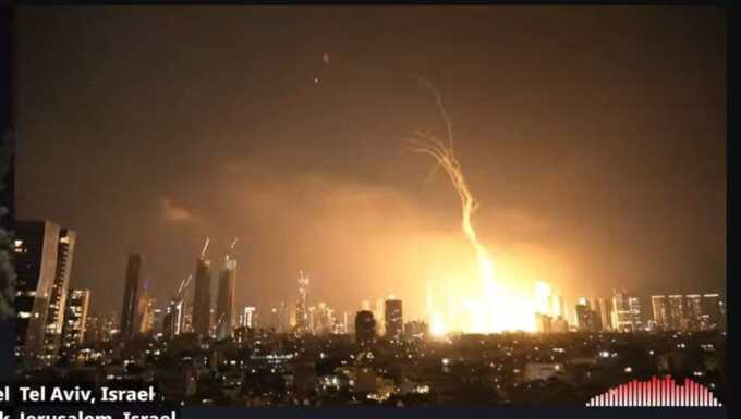 Rudal Iran menghantam Israel