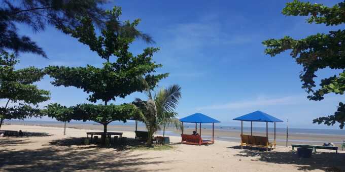 Pantai Binalatung Tarakan.