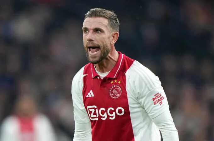 Jordan Henderson berseragam Ajax Amsterdam. (Sumber: Getty Images)