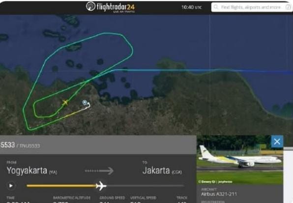 Tangkapan radar melalui flightradar24.