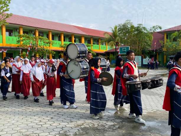Aksi peserta didik baru di SMPN 1 Sampit.