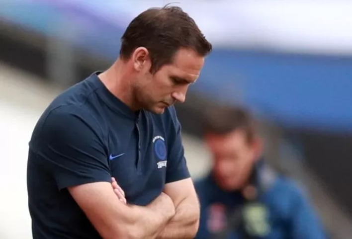 Frank Lampard mendapat kritikan dari fans usai Chelsea kembali menelan kekalahan dari Manchester United di Liga Premier. Adam Davy/Reuters/Antara)