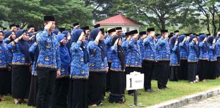 Sejumlah ASN Pemprov Gorontalo mengikuti apel Korpri beberapa waktu lalu di Museum Purbakala Popaeyato. (Foto : Dokumentasi Diskominfotik)