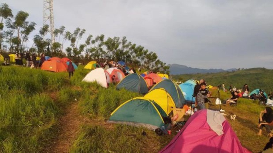 Suasana di Bukit Dunu Ceria Gorontalo Utara yang mulai ramai dikujungi wisatawan lokal (F:Dispar).