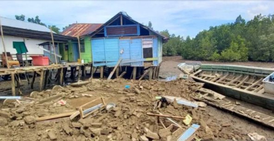 Kondisi lokasi rumah yang roboh akibat tanah bergerak di Gorontalo Utara (F:ant)