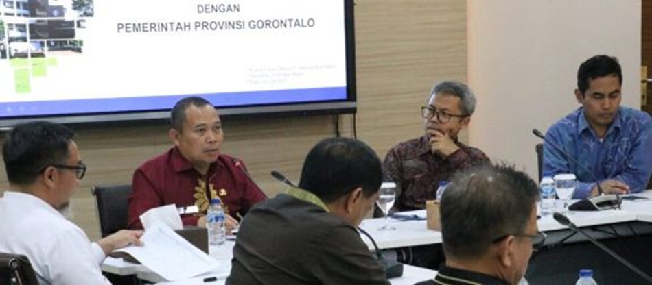 Pemerintah Provinsi Gorontalo bersama Institut Pertanian Bogor (IPB) saat membahas peluang untuk Perluasan Kesempatan Kerja  Berbasis Kawasan.( Foto &ndash; Isam)