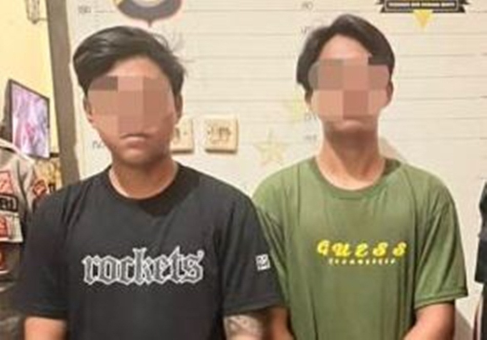 Dua pria kakak beradik inisial DM (24) alias Mondi  dan VM (19) alias Vay warga Desa Kinalawiran, Kecamatan.   Tompasobaru. Minahasa Selatan (Minsel), Sulawesi Utara (Sulut)(F:hms-pol)