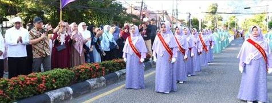Puluhan regu majelis Taklim ikut lomba gerak jalan Syar