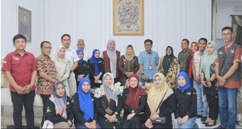 Tim Kementrian Sosial saat diterima Wabup Suharsi Igirisa di Rujab wabup (F;hms-Kmfo)