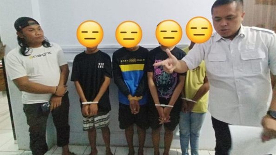 Empat pelaku pengeroyokan dan panah wayer saat diamankan aparat Kepolisian Polres Pohuwato.(hms-pol).