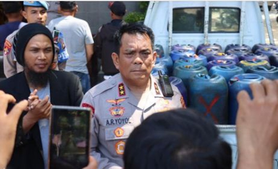 Kapolda Gorontalo Ungkap Kasus Penangkapan BBM Bersubsidi sebanyak 28 galon (Hms-pol)