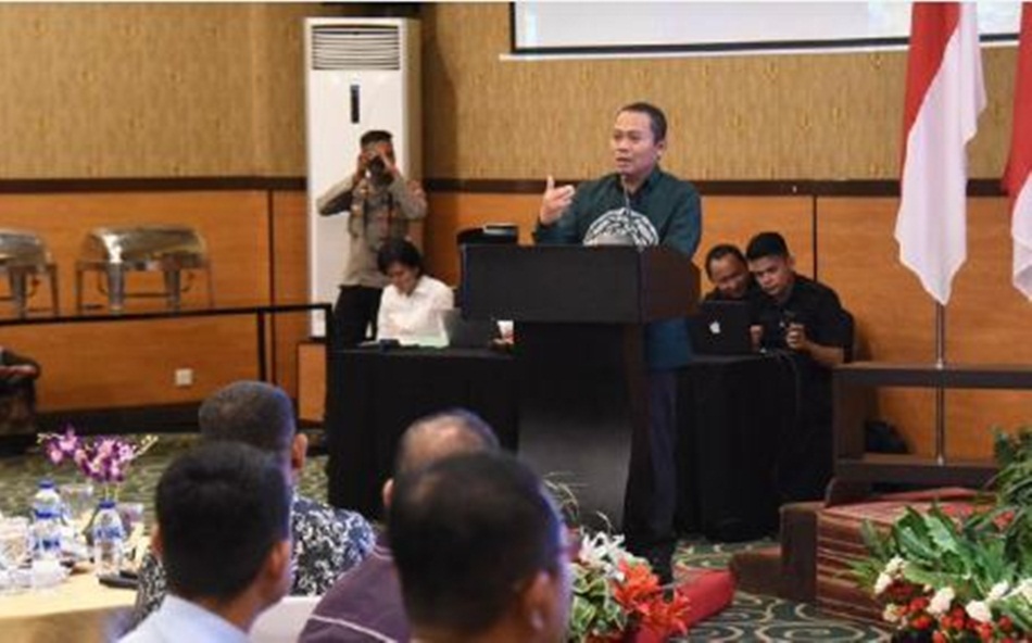 Penjagub Ismail Pakaya saat memberikan sambutan sekaligus membuka kegiatan FGD terkait Pencegahan Bunuh Diri di Provinsi Gorontalo,( Foto &ndash; Mila)