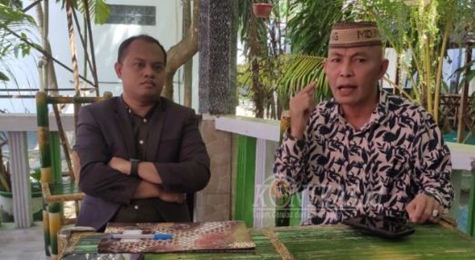 penasehat hukumnya (PH), Dr. Ramdan Kasim pada konferensi pers di rumah dinas (Rudis) Bupati Gorontalo.(istimewa)