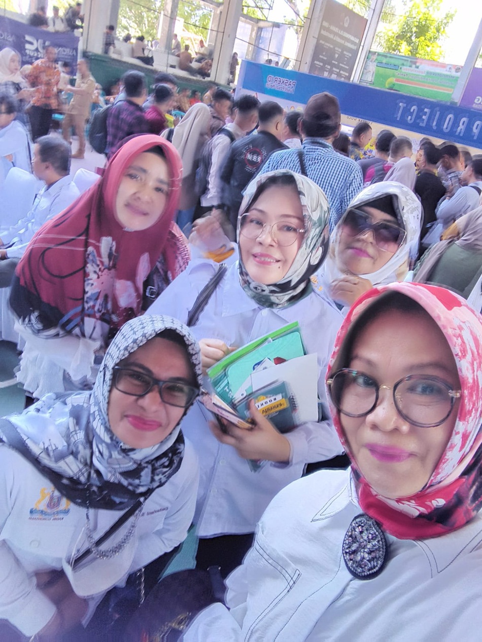 Suasana pelaksanaan job Fair Gorontalo yang berlangsung di Indoor Universitas Negeri Gorontalo (UNG).(Dok Kadin)