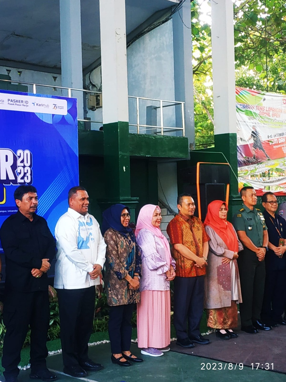 Penutupan Job Fair Gorontalo oleh Penjagub Ismail Pakaya.(dok)