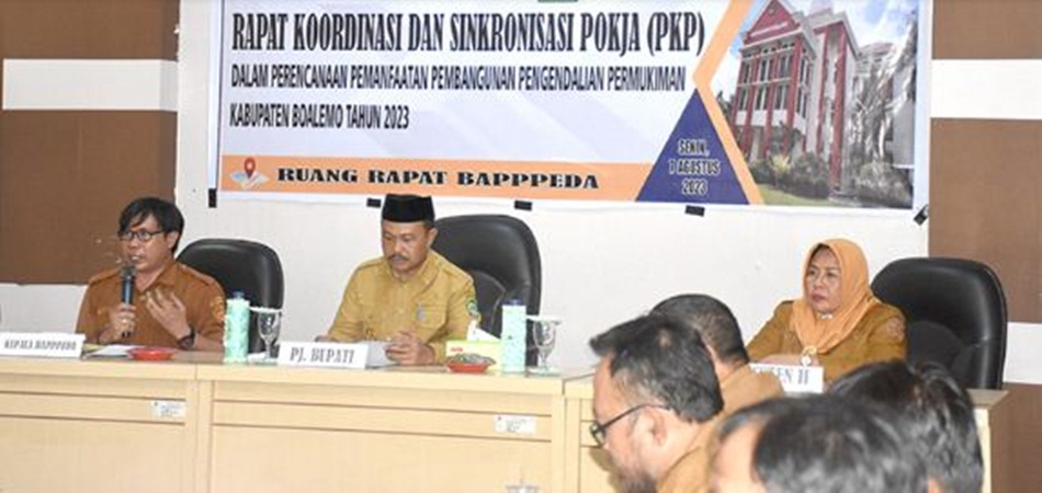 Rapat  koordinasi dan sinkronisasi Pokja Perumahan dan Kawasan Permukiman (PKP), dalam perencanaan Pembangunan Pengendalian Permukiman, berlangsung du Aula Bappeda.(hms-Kmfo)