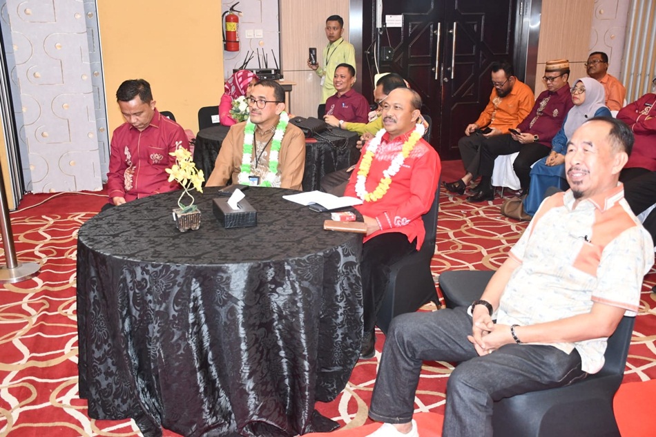 Pembukaan Bimbingan Teknis (Bimtek) Pengelolaan Keuangan Dalam Aplikasi Sistem Informasi Pembangunan Daerah (SIPD) yang dilaksanakan Oleh BKAD.( Foto :Dok)