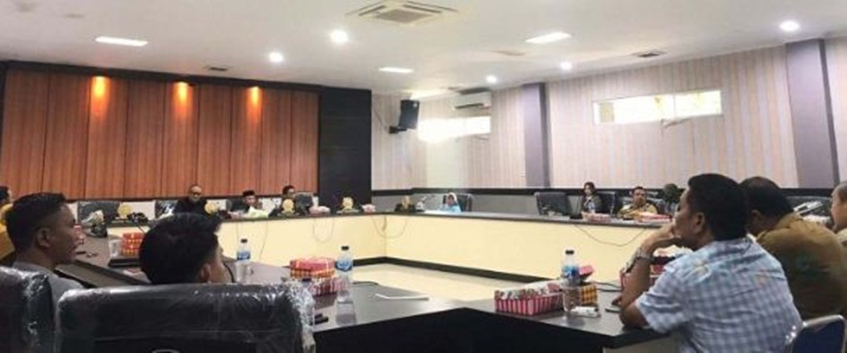 Rapat Kerja Komisi C DPRD Kota Gorontalo membahas progres proyek PEN di Kota Gorontalo. (Istimewa)