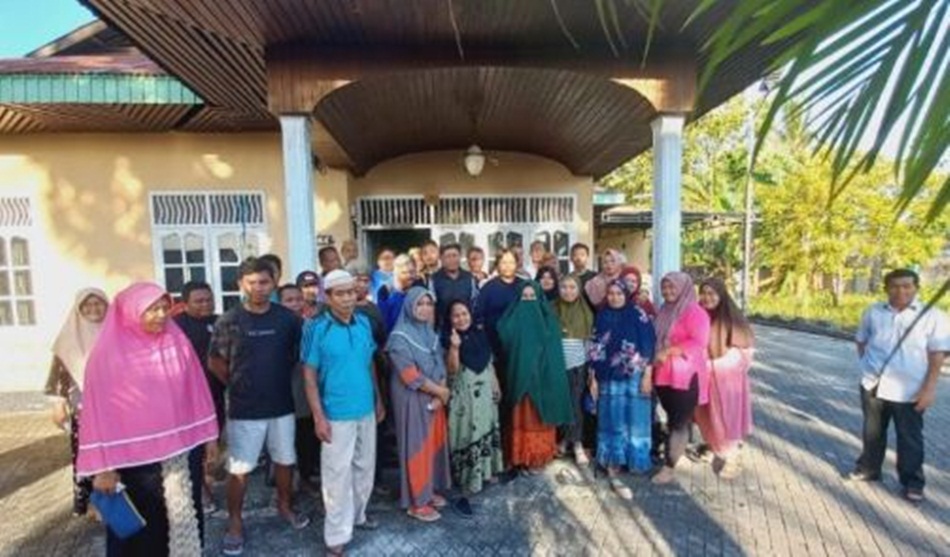 Warga antusias dengan sosialisasi dan siap menangkan Gusnar Ismail di Pilgub 2024.(Istimewa)