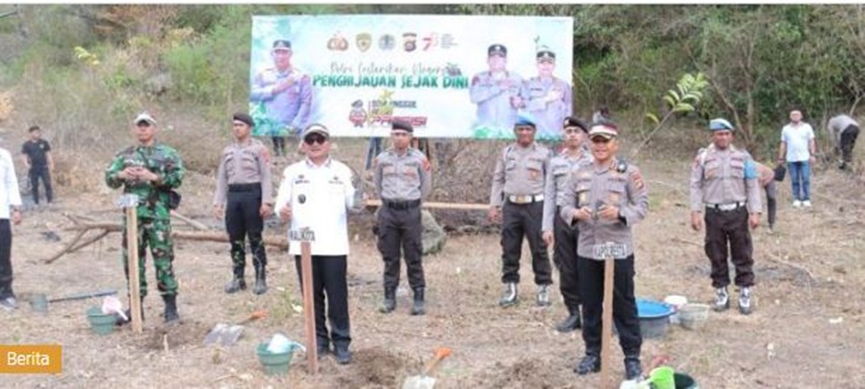 Polresta Gorontalo Kota menggelar Tanam Pohon Secara Serentak bersama Forkopimda Kota Gorontalo yang bertempat di Lapangan Tembak Polresta Gorontalo Kota, Kelurahan Botu, Kecamatan Dumbo Raya(hms-pol)