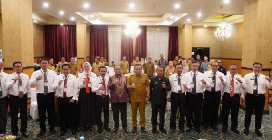 Penjagub Ismail Pakaya bersama 11 Aparatur Sipil Negara asli daerah yang mengikuti Seleksi Jabatan Pimpinan Tinggi Madya Sekretaris Daerah Provinsi Gorontalo Tahun 2023, bertempat di Gren Q (F:Mila)