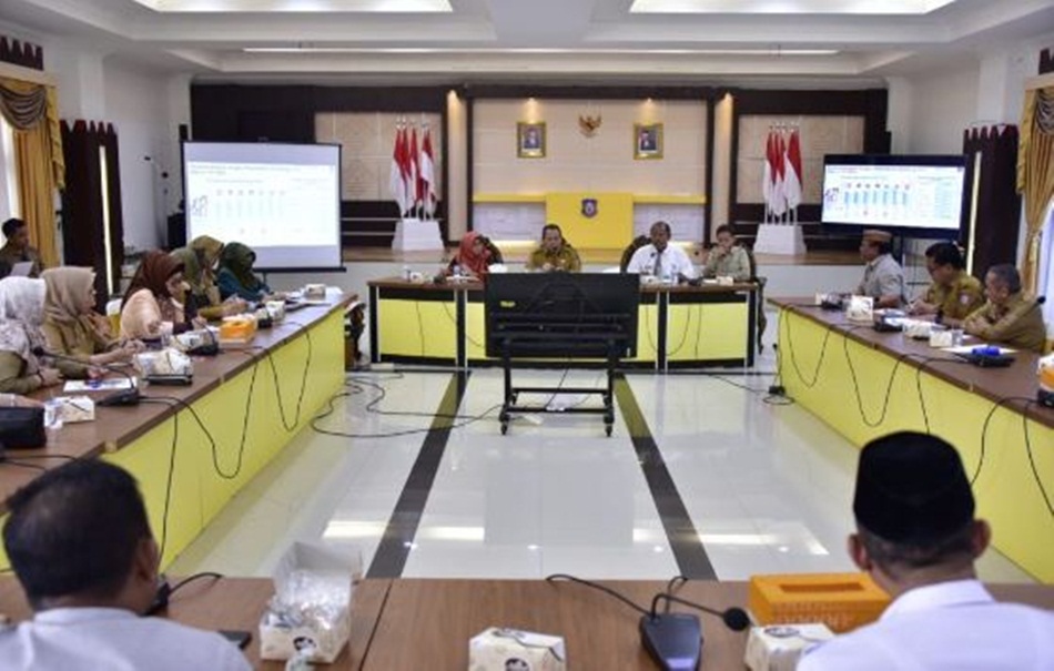Suasana Rapat lintas OPD terkait Koordinasi dan Evaluasi Percepatan Penurunan Tengkes di Provinsi Gorontalo, Selasa, (29/8/2023) di Rujab Gubernur. (Foto: Fikri)