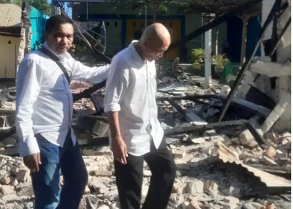 Keadaan rumah Mansir Mudeng usai kebakaran, (foto dok).