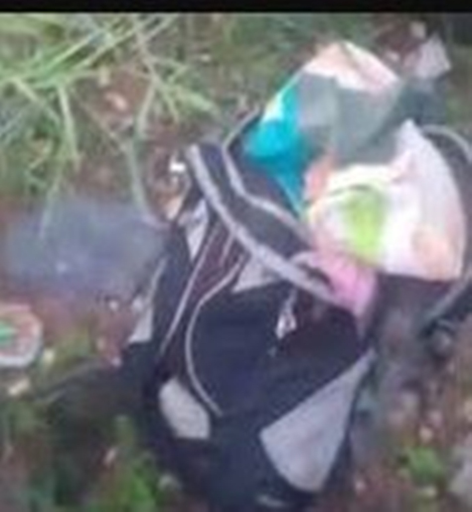 penemuan  dengan penemuan bayi berjenis kelamin perempuan dalam kondisi hidup di dalam tas ransel berwarna  hitam. (F;Hms-pol)