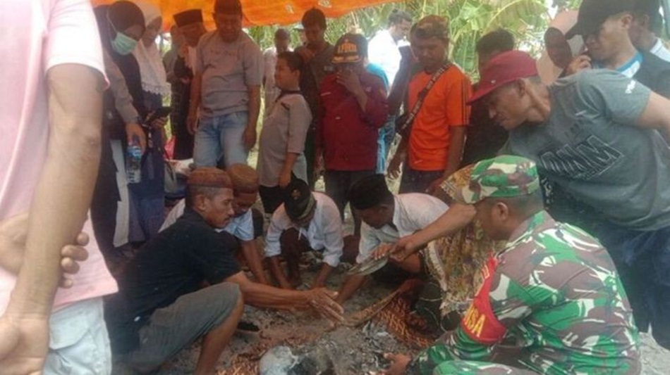 Kebakaran satu unit rumah semi permanen di Dusun Upo di Pulau Desa Dudepo Kecamatan Anggrek Kabupaten Gorontalo Utara Provinsi Gorontalo menewaskan seorang nenek. (F: Istimewa)