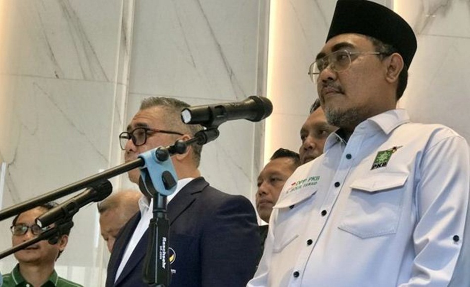 Wakil Ketua Umum PKB Jazilul Fawaid (kanan) dan Wakil Ketua Umum NasDem Ahmad Ali memberi keterangan kepada media di NasDem Tower, Jakarta, Rabu (6/9/2023). (jpnn)