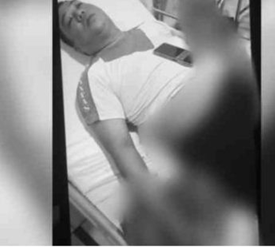 Anggota polisi saat menjalni perawatan intensif di RS.(Istimewa)