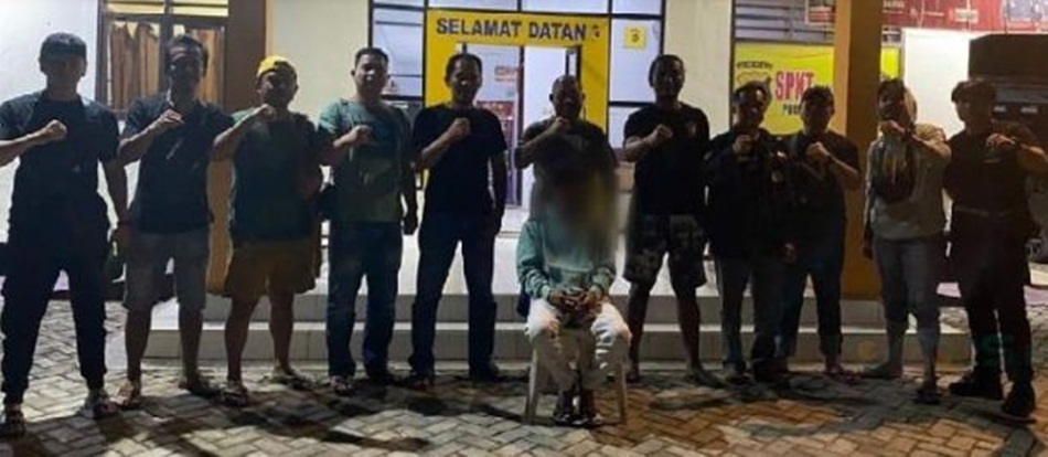 Tim Reserse Mobile (Resmob) Polres Gorontalo Utara (Gorut) saat meringkus Terduga penganiyaan YT alias Yosua (20) warga Desa Tabilaa, Kecamatan Bolaang Uki, Kabupaten Bolaang Mongondow Selatan (Bolsel