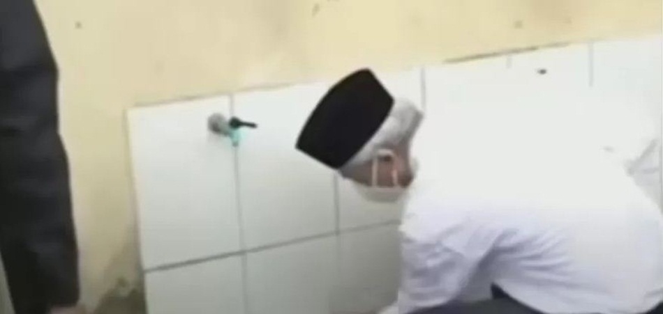 Viral Video Ganjar Pranowo Jadi Marbot Masjid, Komentar Netizen Bikin Ngakak(istimewa)