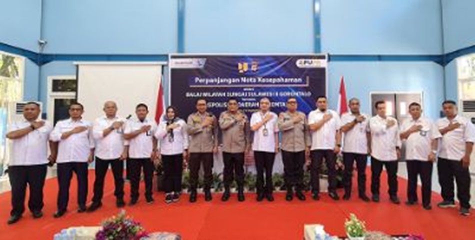 Kegiatan tersebut dihadiri Wakapolda Gorontalo Brigjen Pol. Drs. Pudji Prasetijanto Hadi, MH., Pejabat Utama Polda Gorontalo (PJU), Kapolres Gorontalo, Kapolres Bone Bolango, dan pejabat BWS Sulawesi