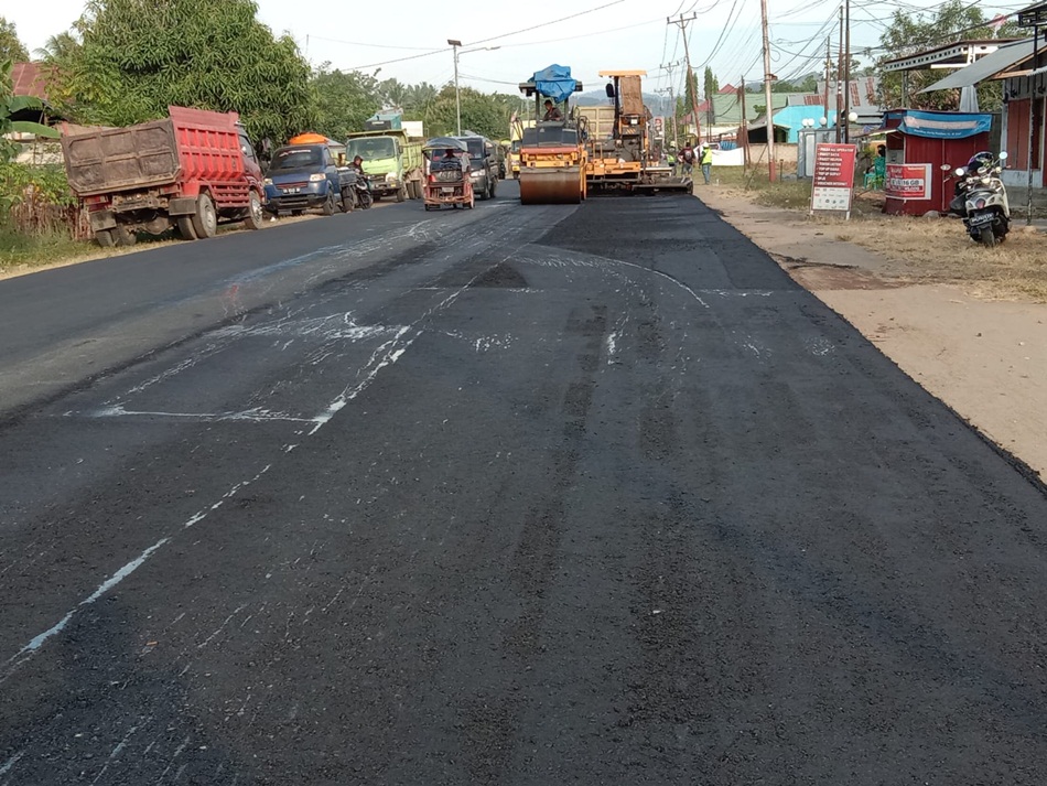 Perbaikan jalan nasional di tiga kabupaten di Goorntalo oleh BPJN Gorontalo (F:ist)