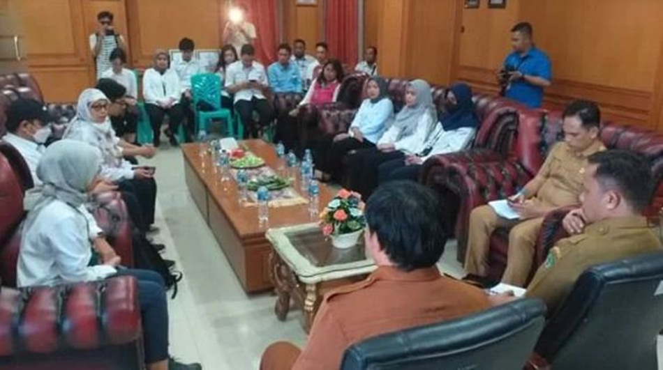 Pemkab Boalemo saat menerima kunjungan Direktorat Jenderal Cipta Karya  Balai Prasarana Pemukiman wilayah Gorontalo Kementerian PUPR (humas)