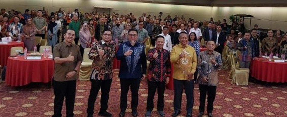 Penjabat Sekdaprov Gorontalo Budiyanto Sidiki saat menghadiri Rapat Koordinasi Wilayah (Rakorwil) Perguruan Tinggi di   lingkungan LLDIKTI Wilayah XVI,  di Ballroom Hotel Maqna Gorontalo (Anita)