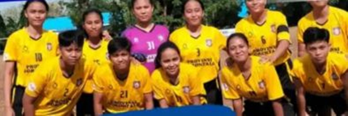 Tim Tim sepak bola putra Gorontalo saat pertandingan perdana sukses menang 2-0 atas lawannya Sulawesi Barat. (F:ist).