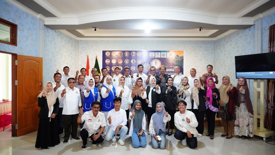 Kadin Gorontalo foto bersama usai agenda KADIN Talk on the Moon.(humas Kadin)
