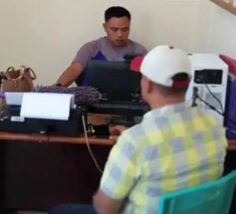 Aleg Gerindra saat melapor balik di Polres Gorut (F;ist)