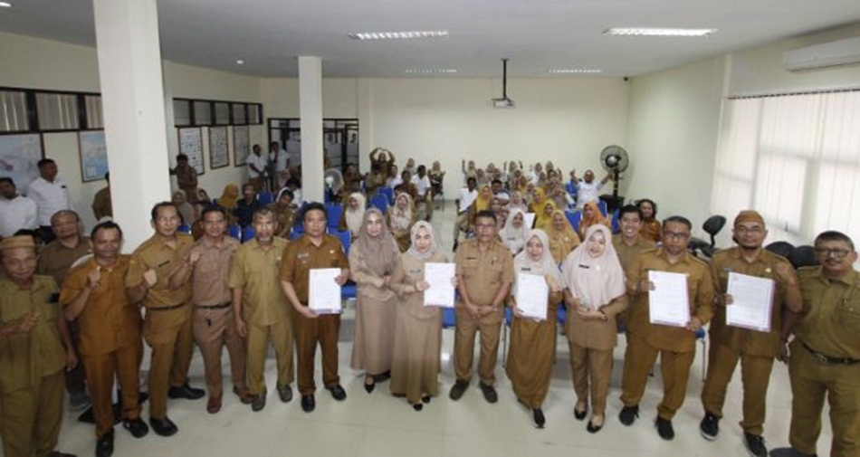 Aparatur Sipil Negara (ASN) dan Pegawai Tidak Tetap (PTT)  Dinas Kelautan dan Perikanan (DKP) Provinsi Gorontalo gelar acara Penandatanganan Pakta Integritas dan Pembacaan Ikrar Netralitas ASN.(IP)