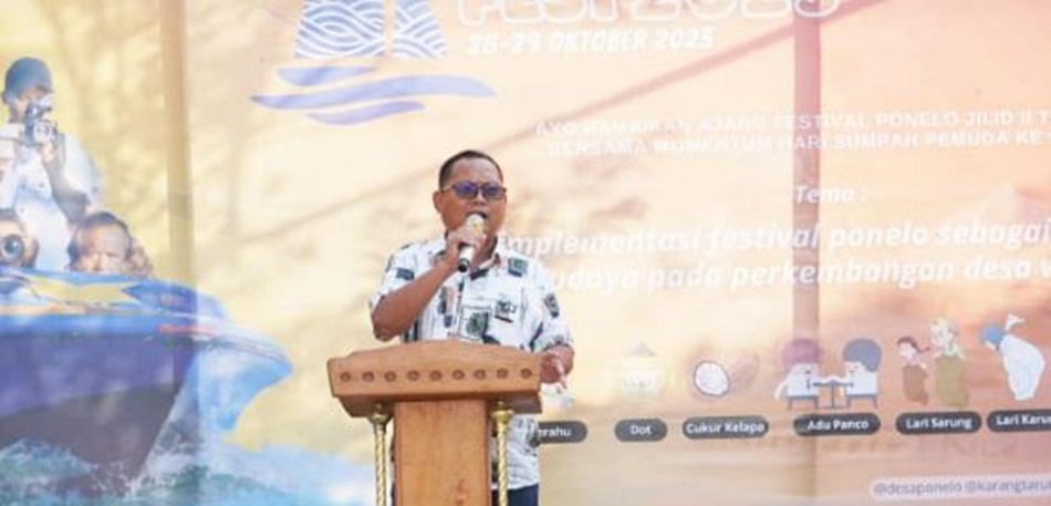 Bupati Thariq membuka Ponelo Fest 2023 yang dilaksanakan oleh Pemerintah Desa Ponelo bersama dengan karang taruna.(F: Kmfo)