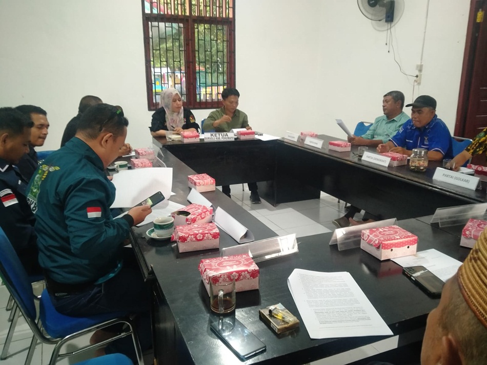 Rapat pleno Bawaslu bersama seluruh Parpol pengusung (Rahman)