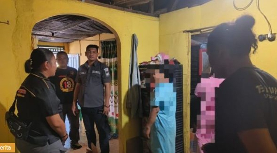Team Rajawali Polresta Gorontalo Kota yang dipimpin Kasat reskrim Kompol Leonardo Widharta, SIK sita puluhan botol miras barang bukti .(F:hms-pol).