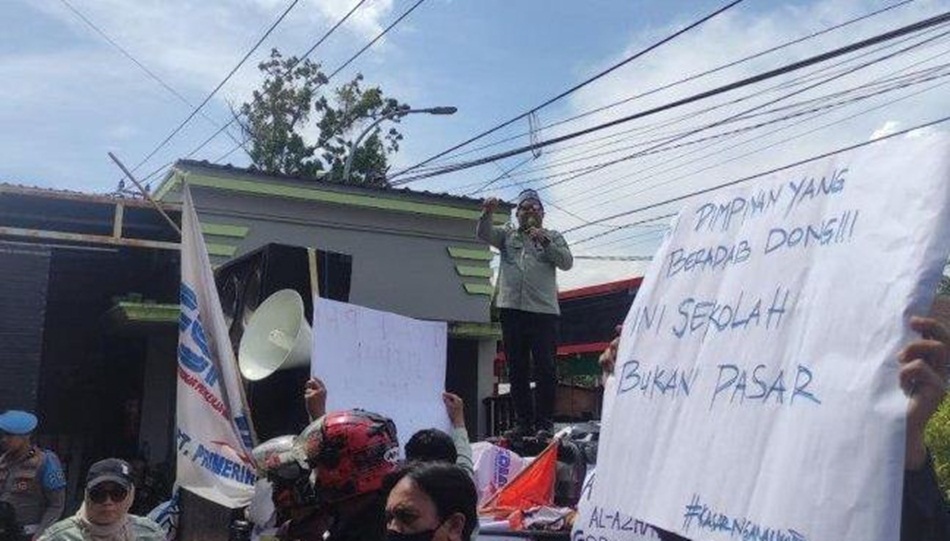 FSPMI Gorontalo geruduk sekolah Al Azhar tuntut pemecatan 30 guru dan 2 kepala sekolah.(F:ist).