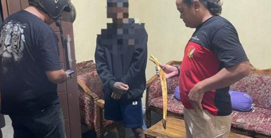 Pelaku Penganiayaan di Kelurahan Tapa saat diringkus Team Rajawali Polresta Gorontalo Kota.(F:hms-pol)