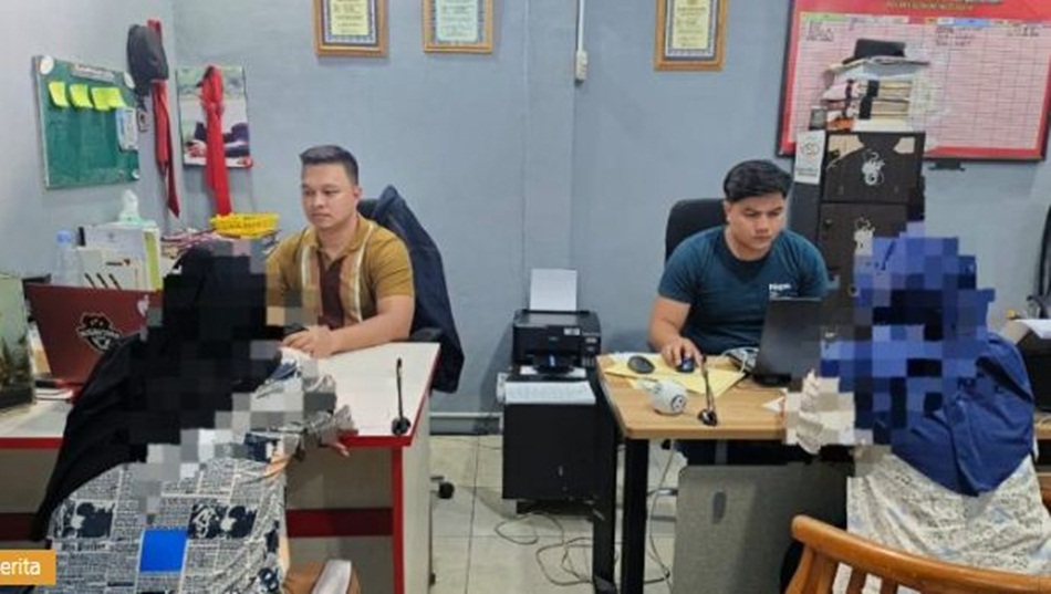 tersangka judi domina saat menjalni pemeriksaan di Polresta Gorontalo kota (hms-pol)