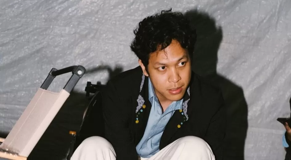 Penyanyi Baskara Putra dengan nama panggung Hindia beri tanggapan terkait konsernya yang disebut mengandung unsur satanic. (Instagram @wordfangs)